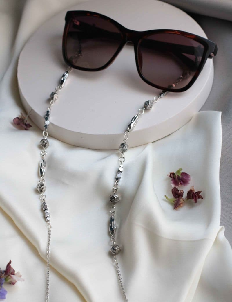 Серебристая цепочка